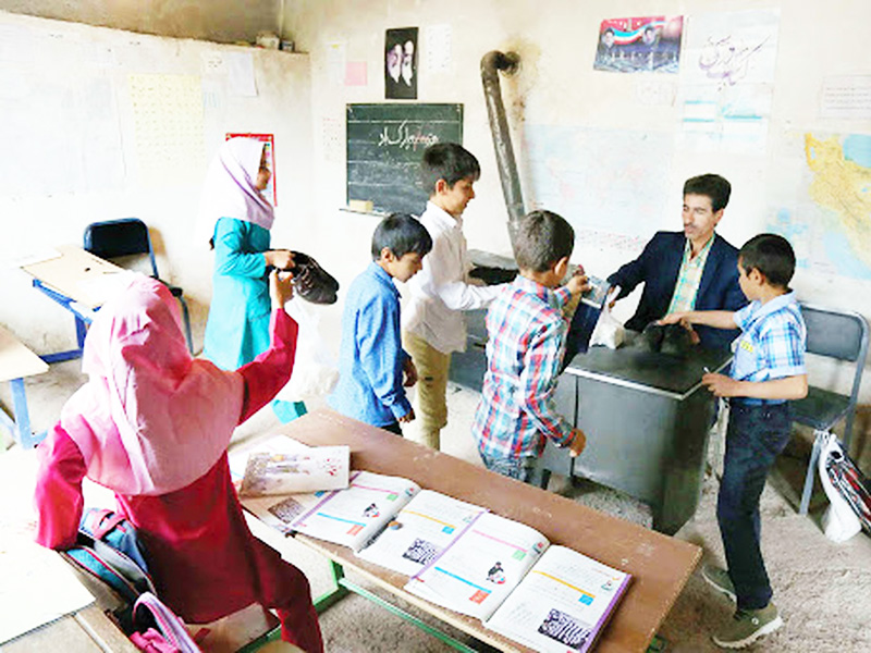 حدود ۵۰ درصد دانش آموزان استان کرمان در مدارس روستایی و عشایری تحصیل می کنند
