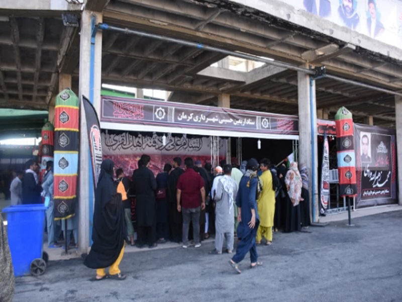 خدمت‌رسانی ۲۴ ساعته به زائران پاکستانی اربعین