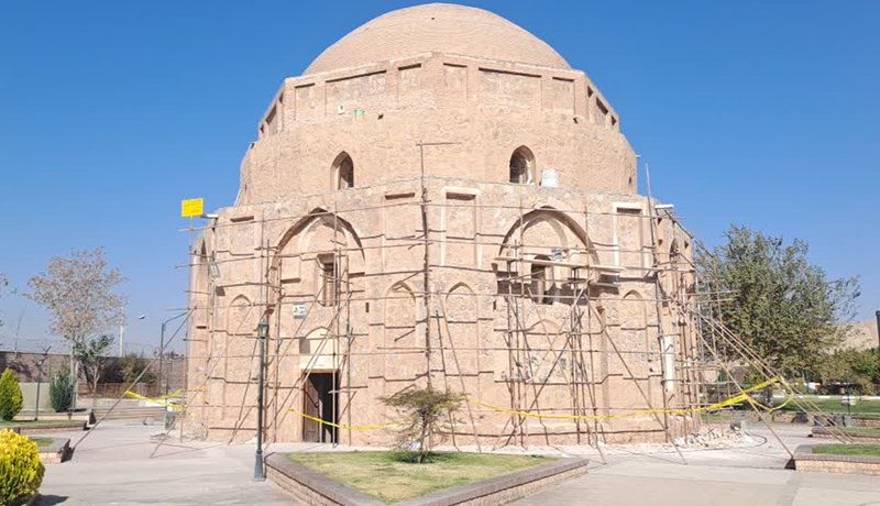 مرمت گنبد جبلیه به‌صورت اضطراری و با تأیید شورای فنی در حال انجام است