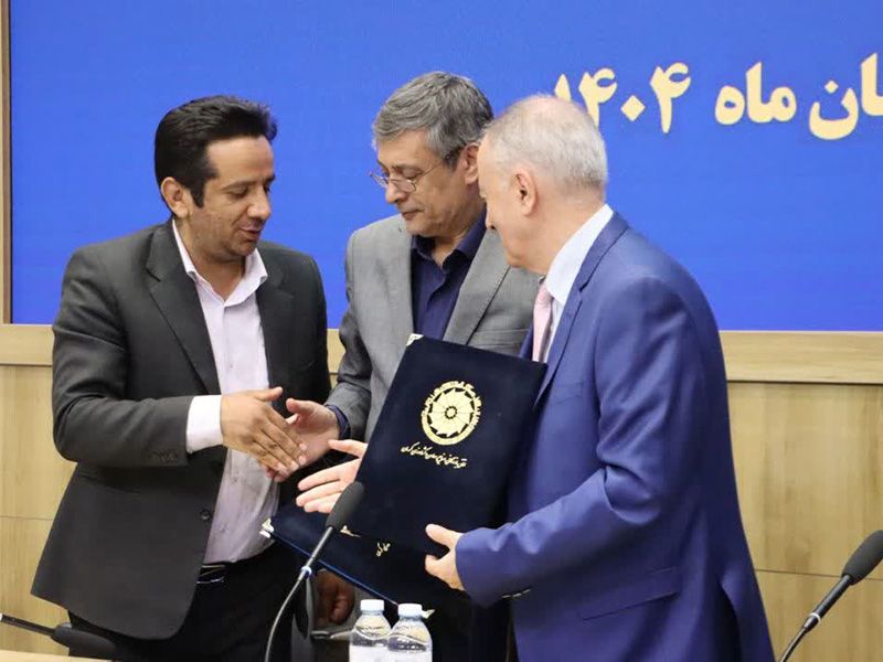 بنیان برای ۲۲۰ هزار دانش‌آموز کرمان رایگان شد