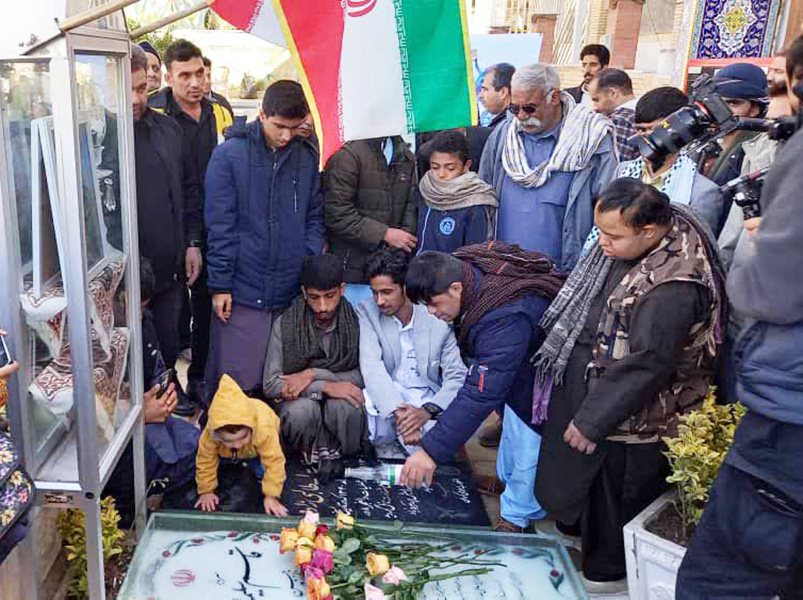 هنرمندان دارای معلولیت با شهدا پیمان بستند؛ هفتمین جشنواره کویر کلید خورد