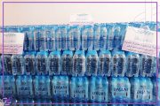 ارسال ١٢ هزار بطری آب معدنی به مناطق سیل زده جنوب کرمان توسط انجمن خیریه 
