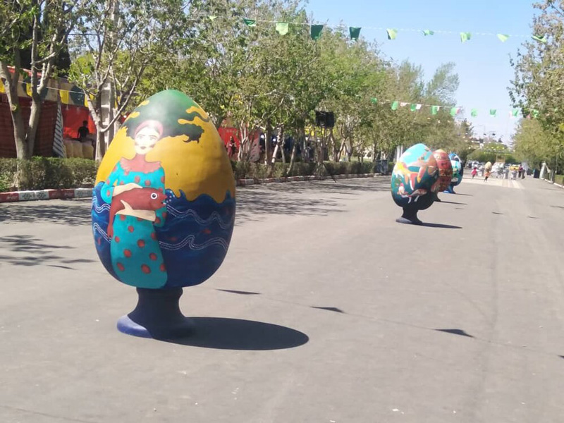 جشنواره تخم‌مرغ‌های رنگی در پیاده‌راه گلیم سیرجان