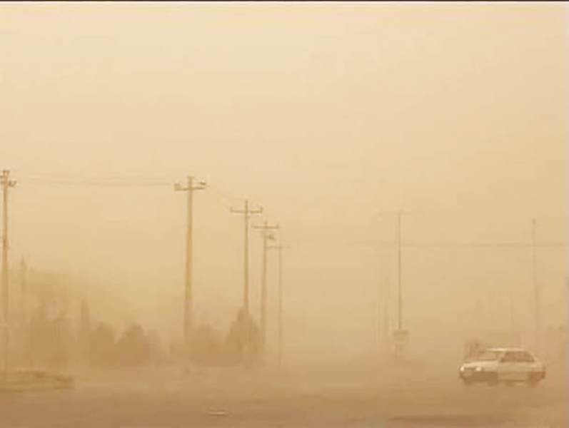 گرد و غبار در هوای کرمان افزایش می یابد