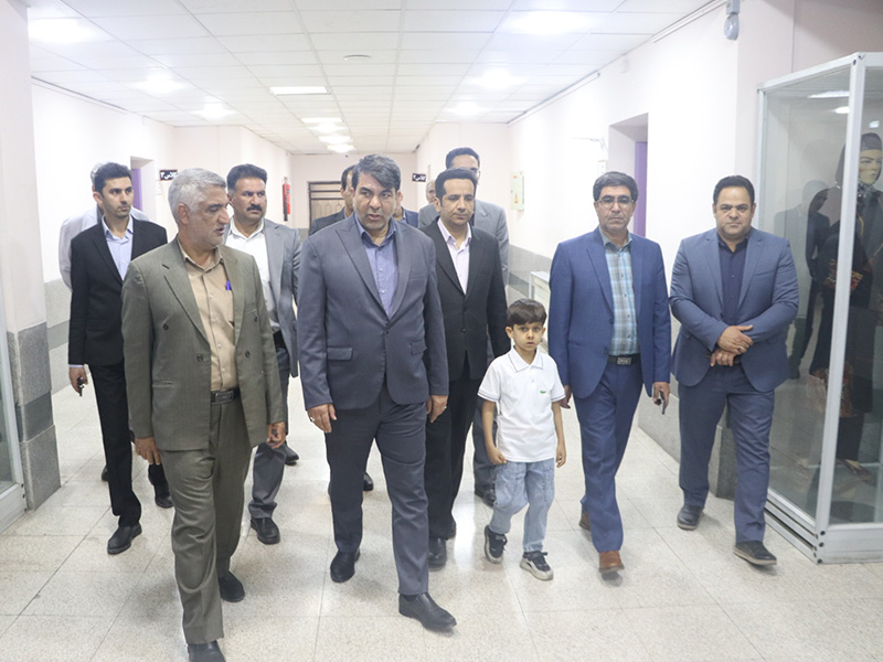 بازدید استاندار کرمان از محل ستاد اسکان فرهنگیان شهر کرمان