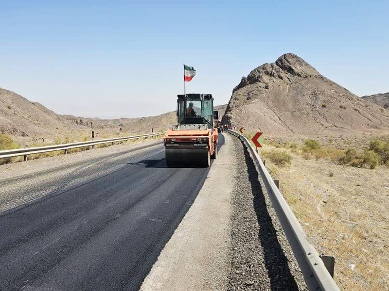 آغاز عملیات بهسازی و روکش آسفالت محور بردسیر–باغین به طول ۱۰ کیلومتر